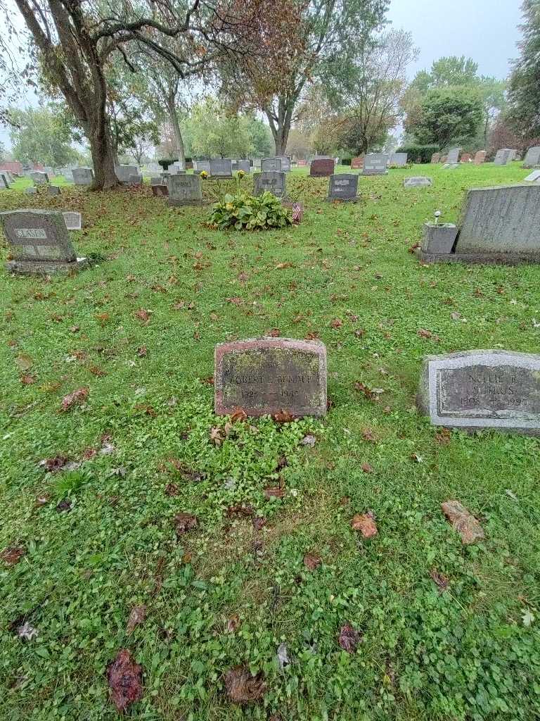 Robert Bender's grave. Photo 1