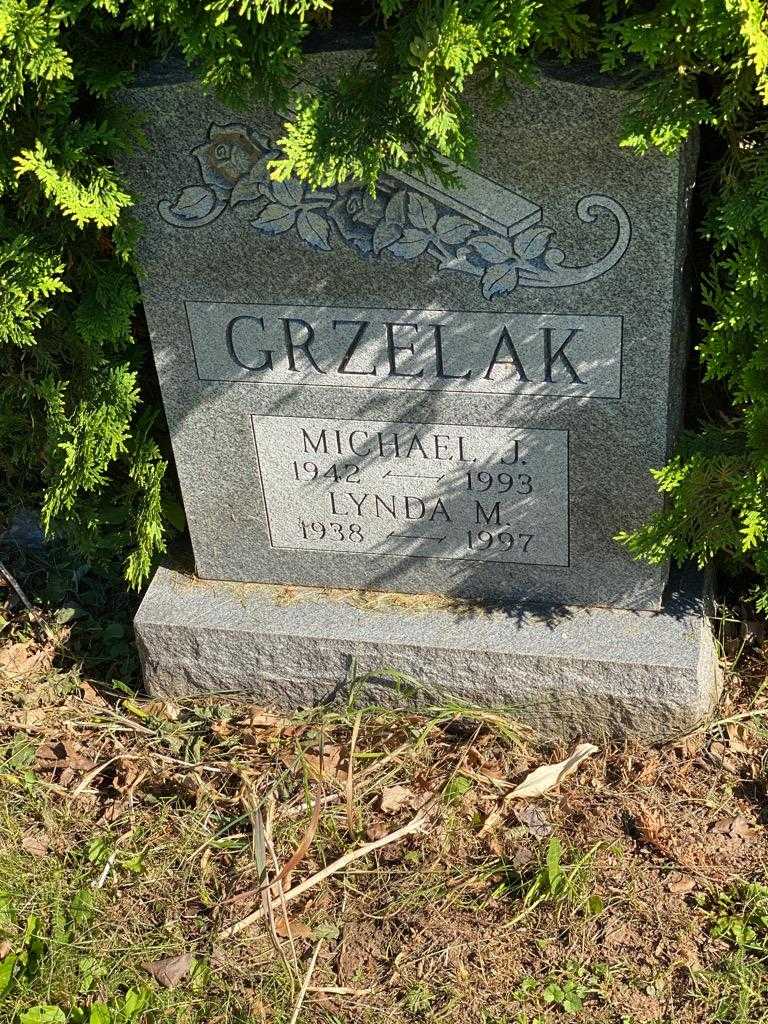 Michael J. Grzelak's grave. Photo 3