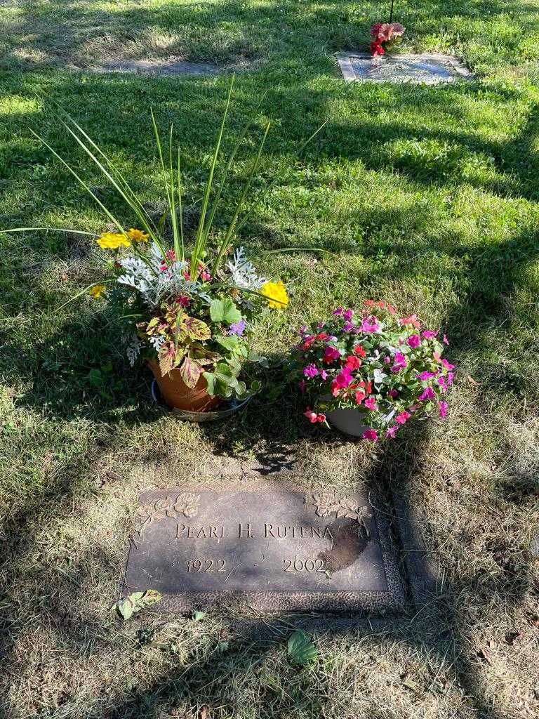 Pearl H. Rutena's grave. Photo 3