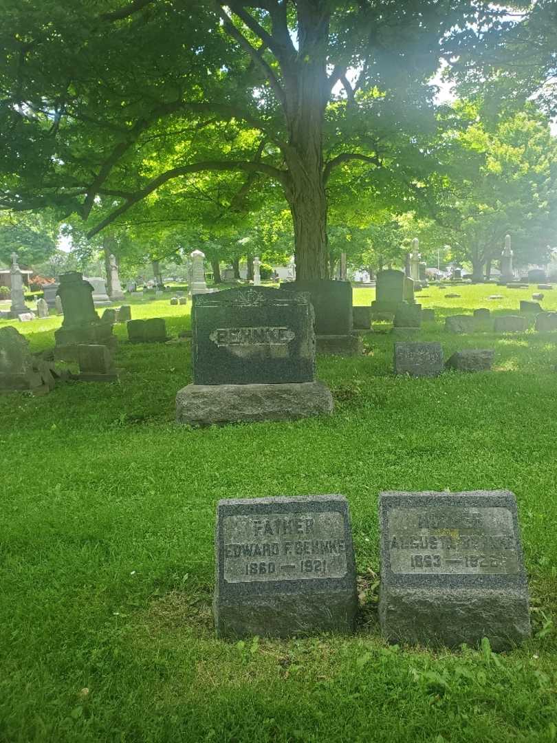 Edward F. Behnke's grave. Photo 2
