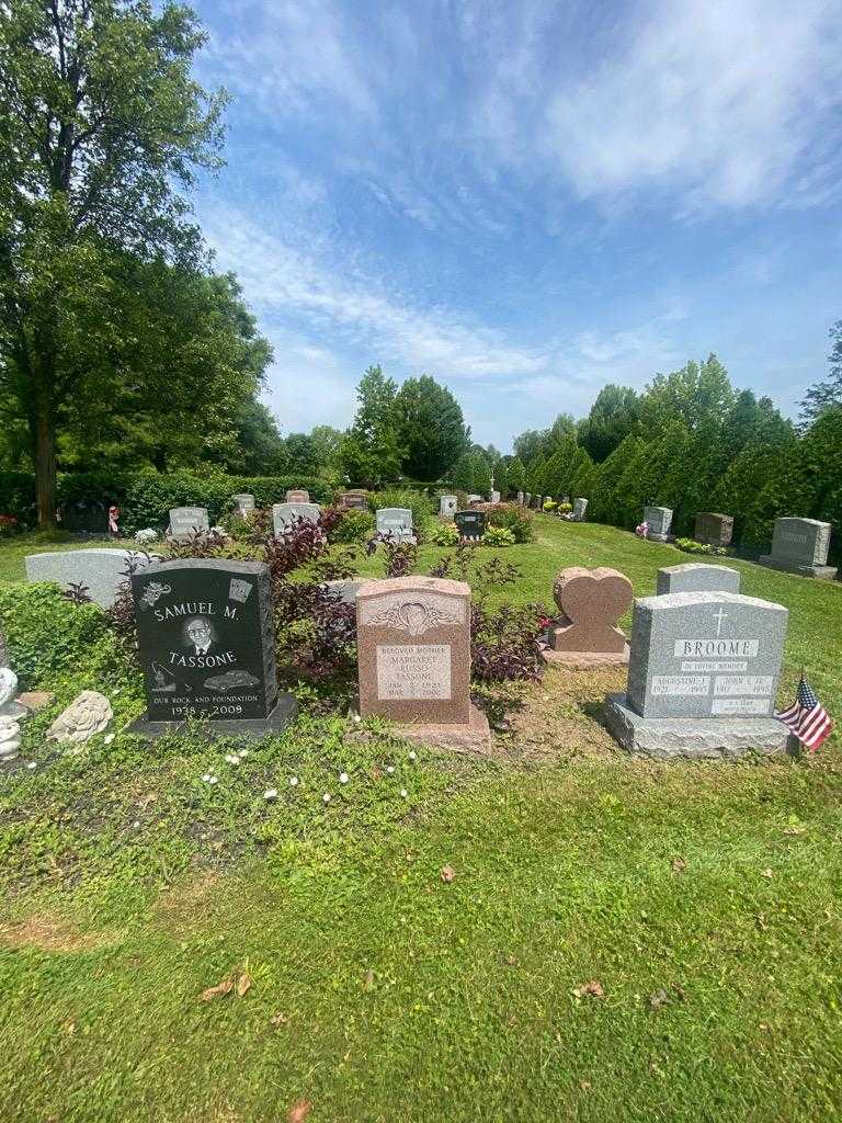 Margaret Russo Tassone's grave. Photo 1