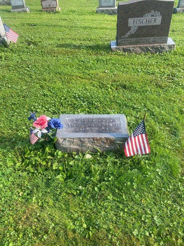 Edward J. Fischer's grave. Photo 4