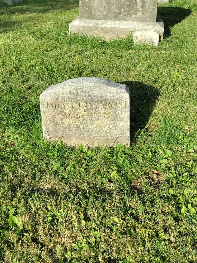 Emily Cool Frost's grave. Photo 2