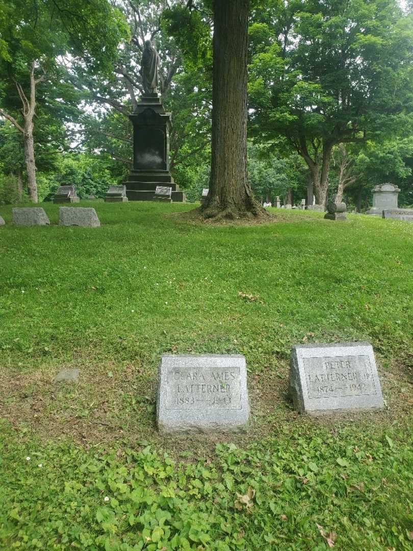 Clara Latterner Ames's grave. Photo 1