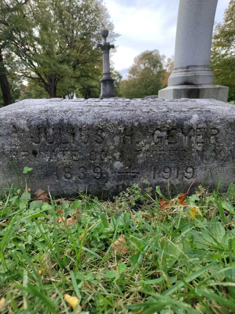 Julius H. Geyer's grave. Photo 3