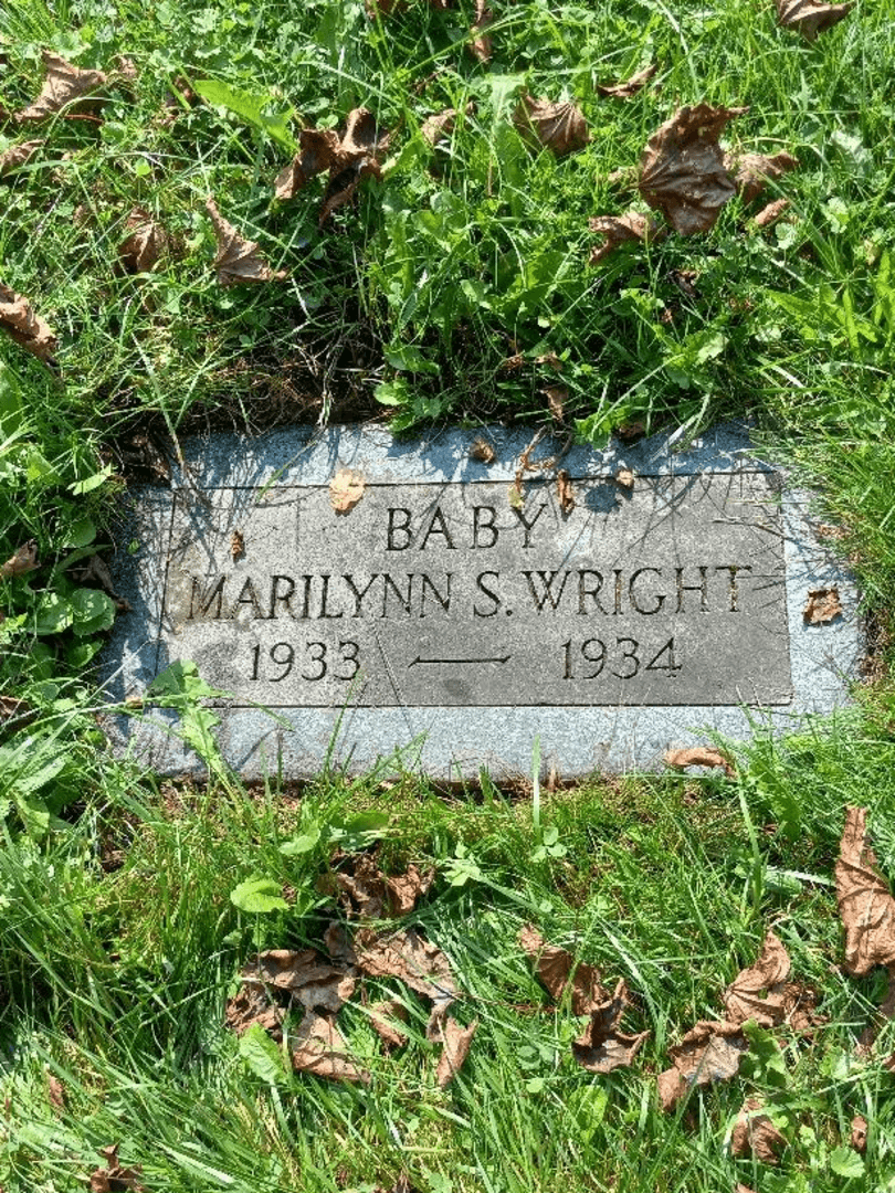 Marilynn Sue Wright's grave. Photo 3