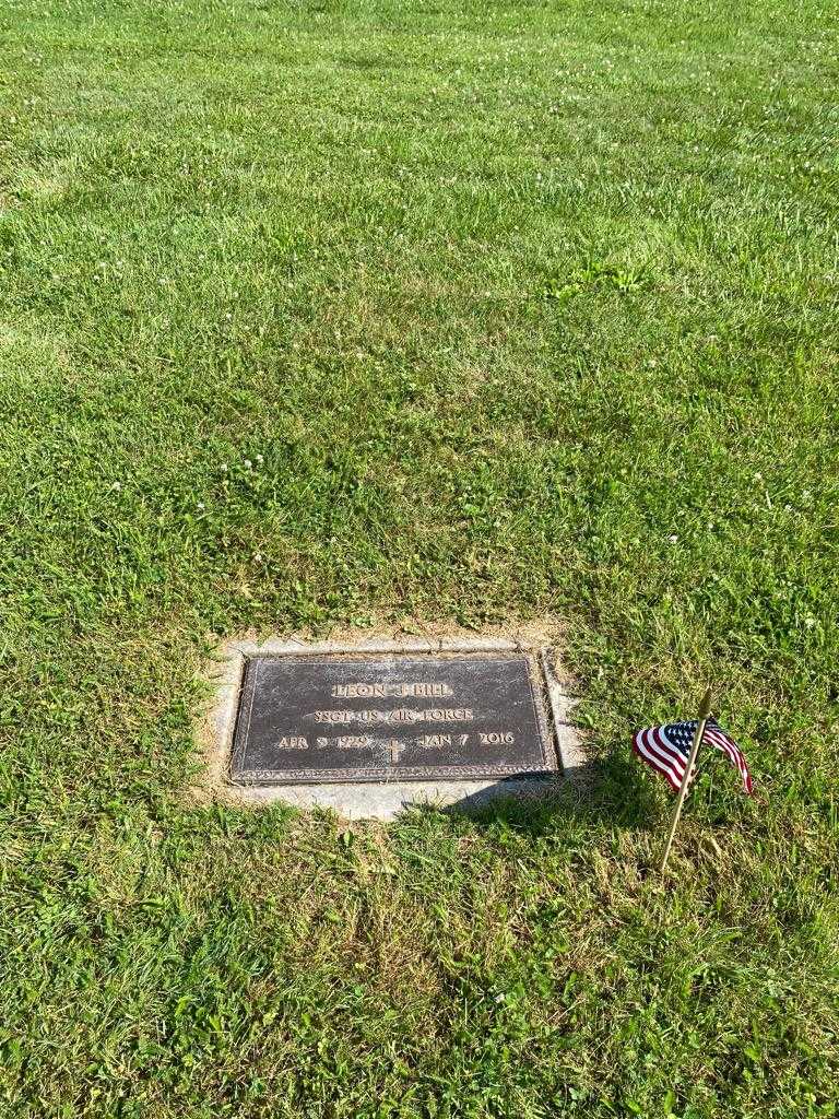 Leon J. Bill's grave. Photo 2