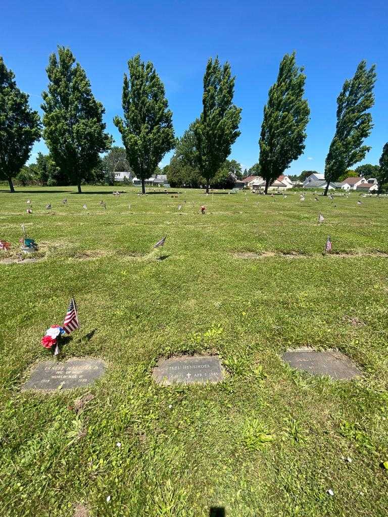Ethel Hensinger's grave. Photo 2