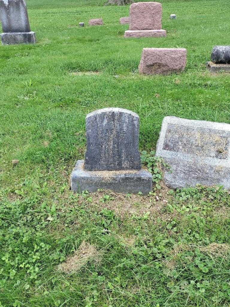 Maggie Rainbow's grave. Photo 2