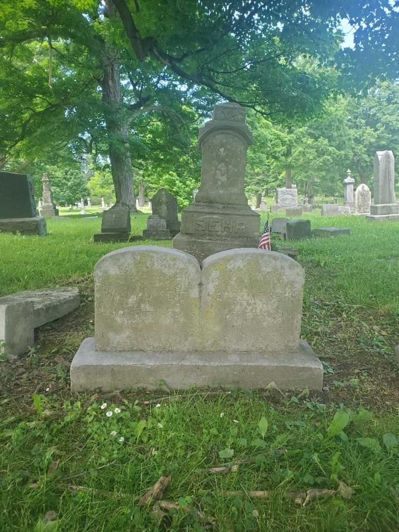 Caroline Sehr's grave. Photo 2