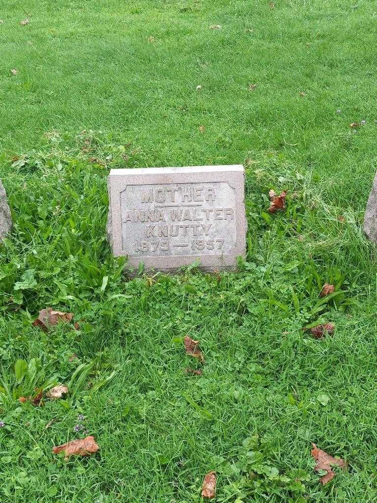 Anna Walter Knutty's grave. Photo 2