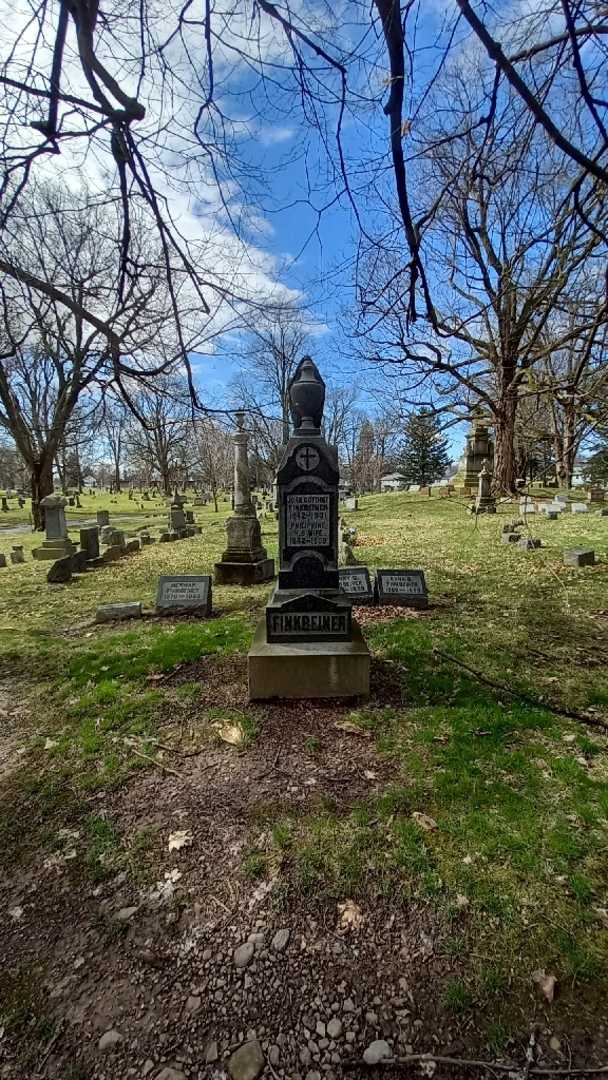 Philippine Finkbeiner's grave. Photo 2
