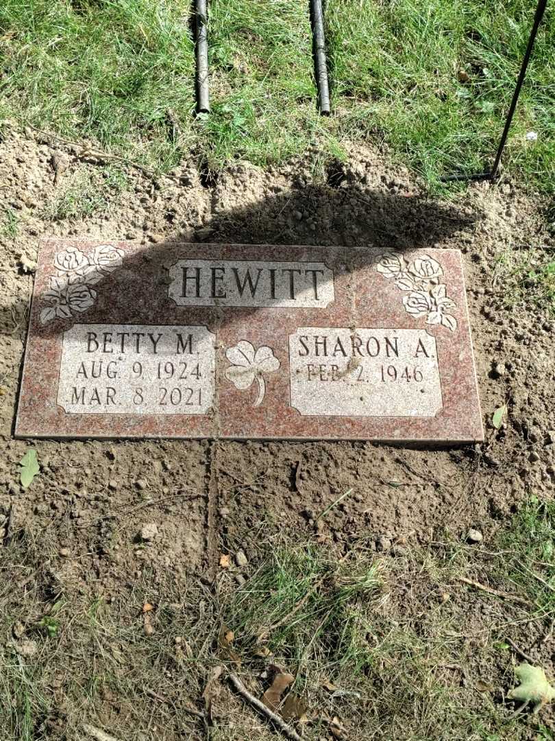 Sharon A. Hewitt's grave. Photo 1