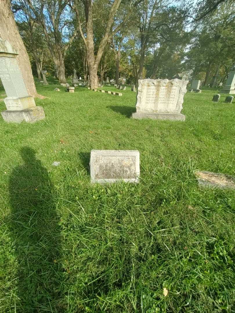 Augusta Altmann's grave. Photo 1