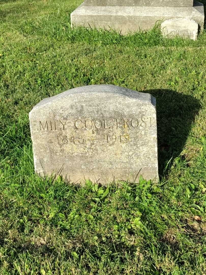 Emily Cool Frost's grave. Photo 3
