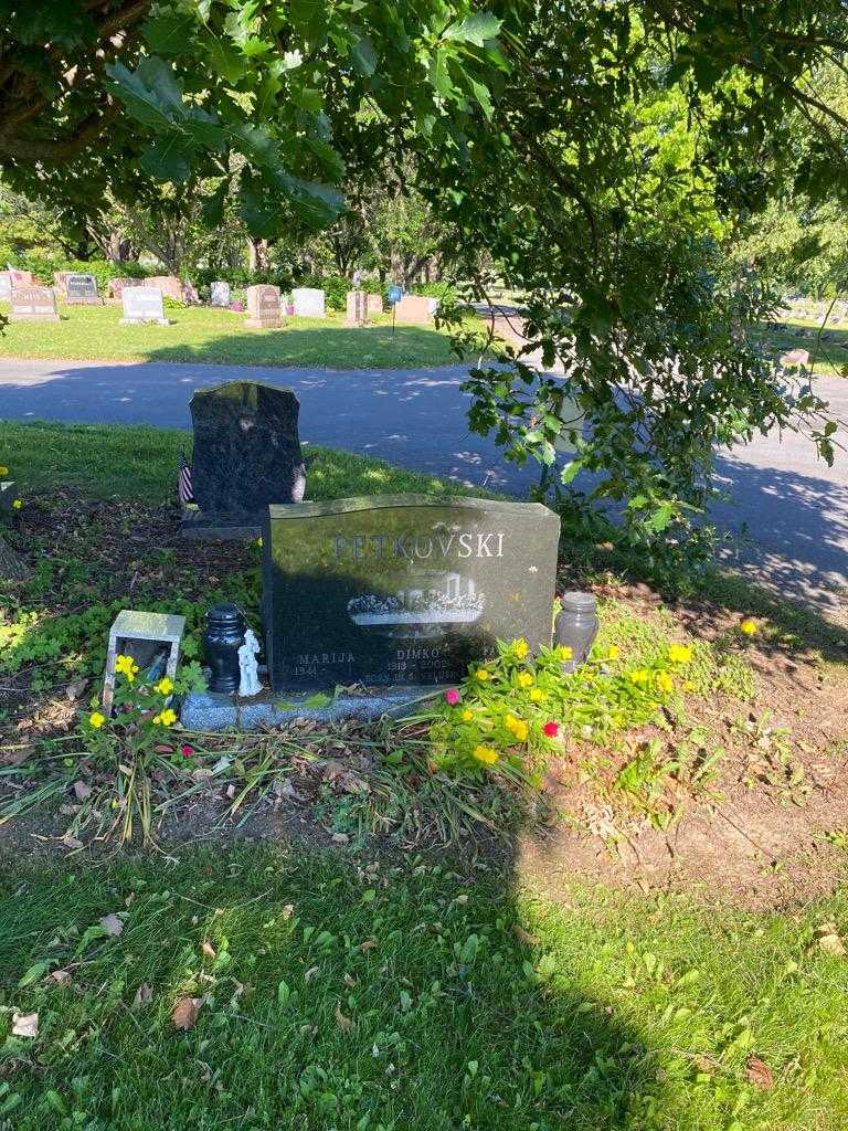 Dimko Petkovski's grave. Photo 3