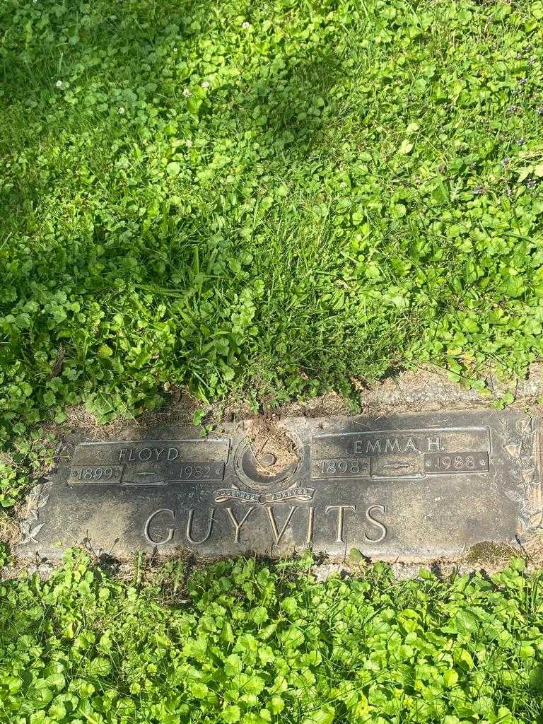 Emma H. Guyvits's grave. Photo 3