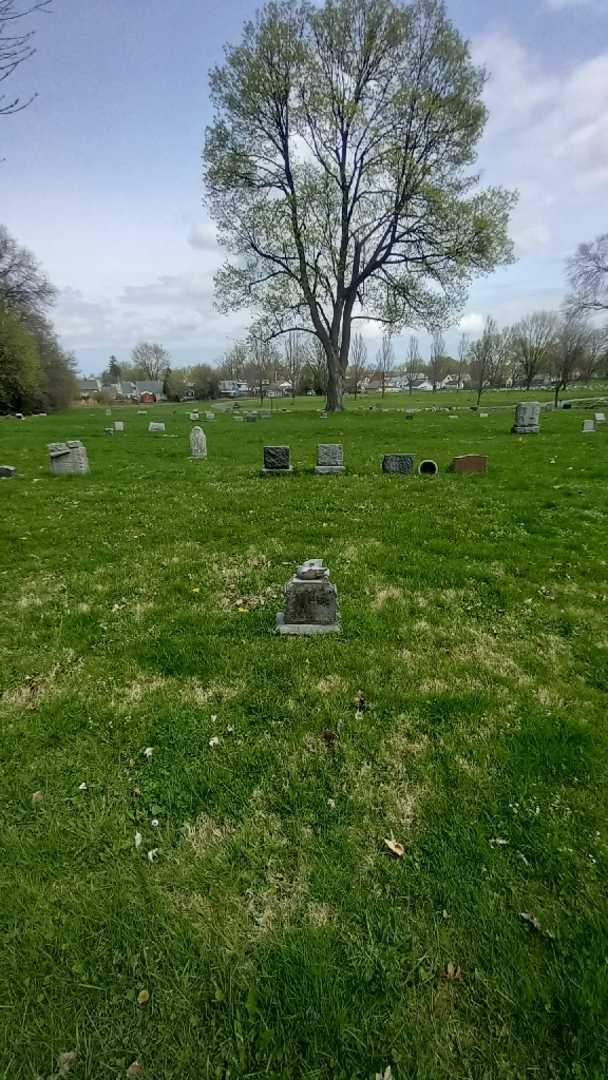 Charles Hughes's grave. Photo 1