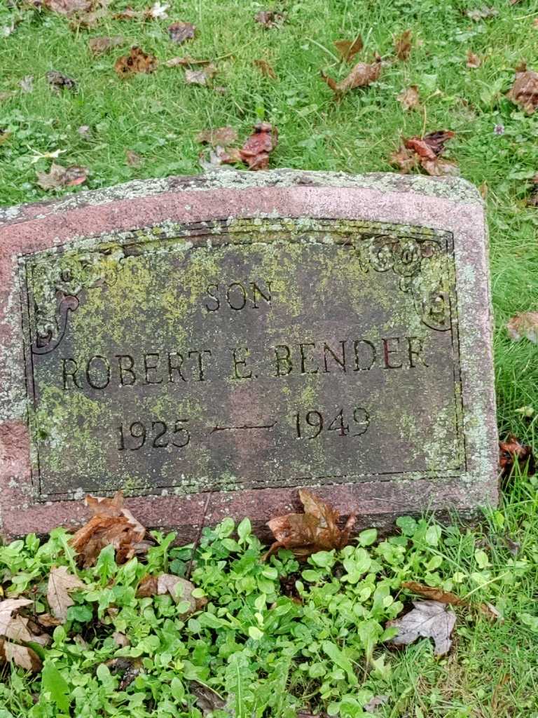 Robert Bender's grave. Photo 3