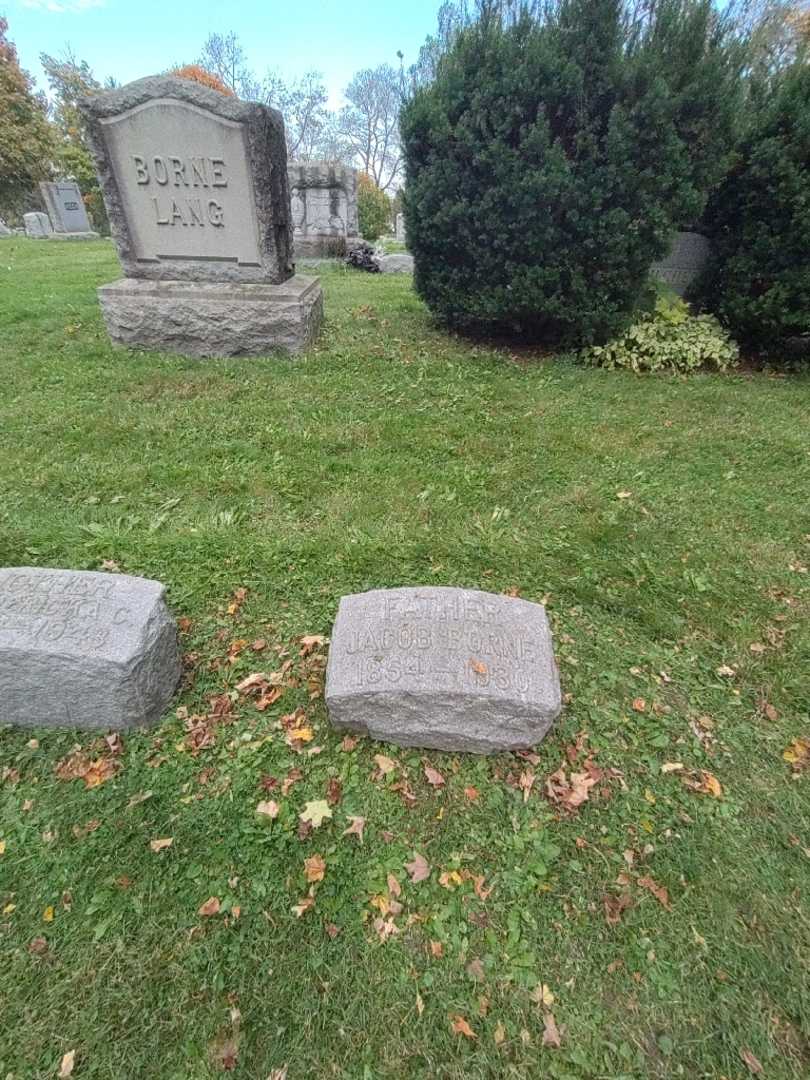 Jacob Borne's grave. Photo 1