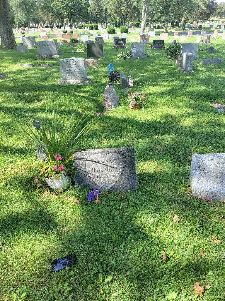 Barbara T. Beaumont's grave. Photo 1
