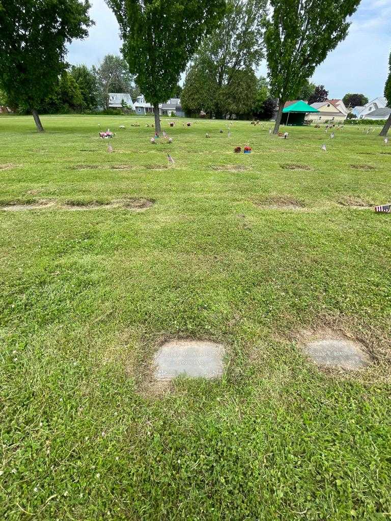 Trilby M. Atkinson's grave. Photo 1
