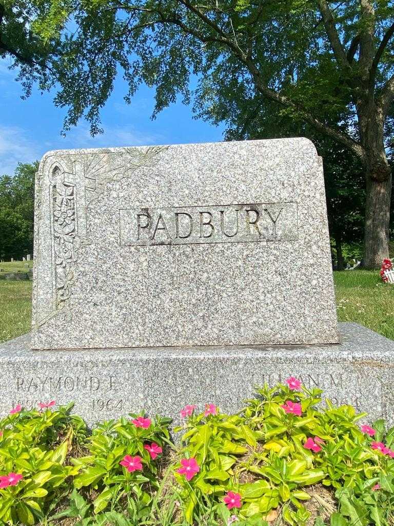 Lillian M. Padbury's grave. Photo 3