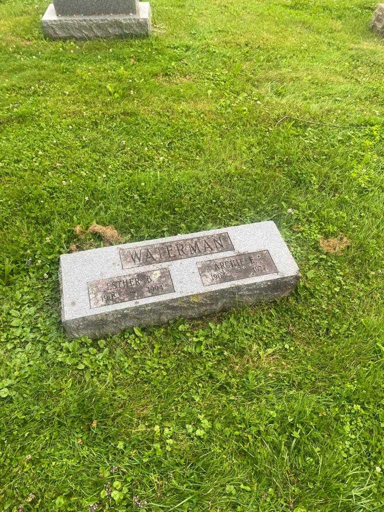 Esther B. Waterman's grave. Photo 2