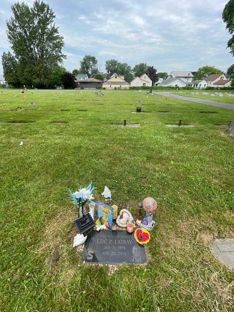 Eric P. Latray's grave. Photo 1