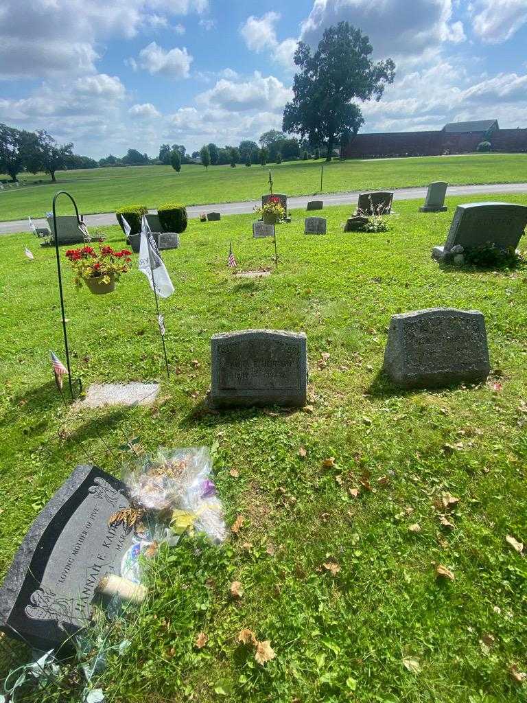 Laura E. Horton's grave. Photo 1