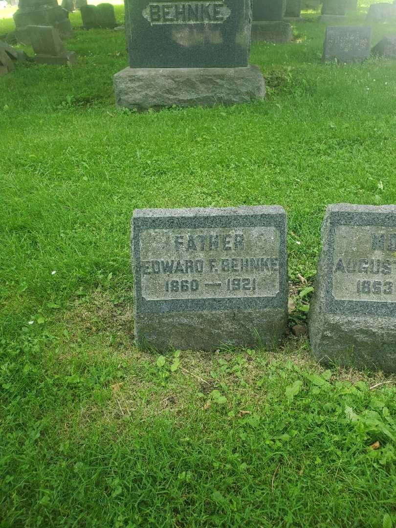 Edward F. Behnke's grave. Photo 3