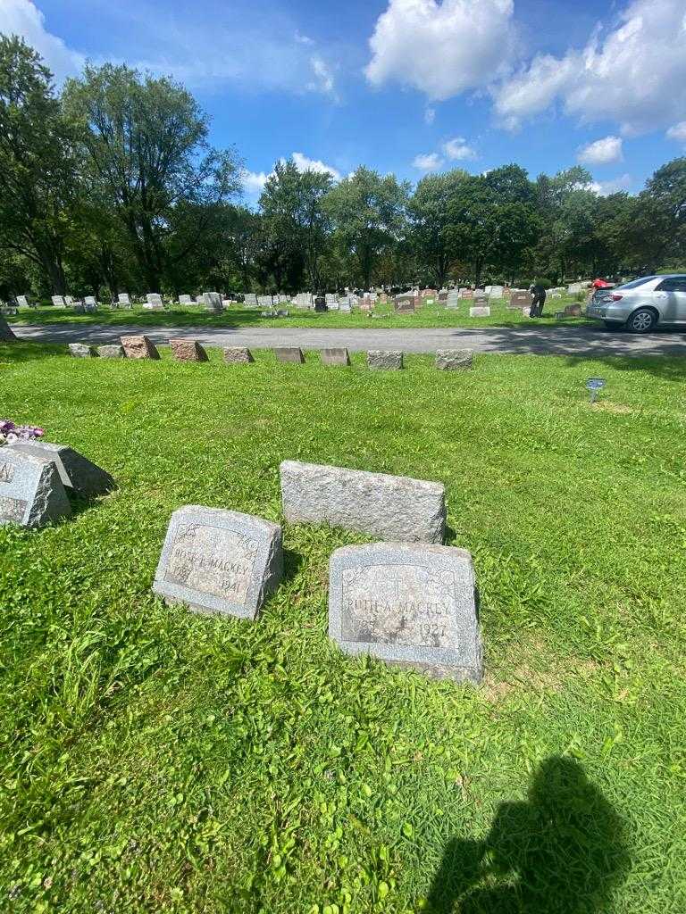 Ruth A. Mackey's grave. Photo 1