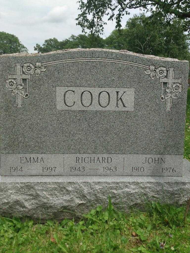 Richard William Cook's grave. Photo 3