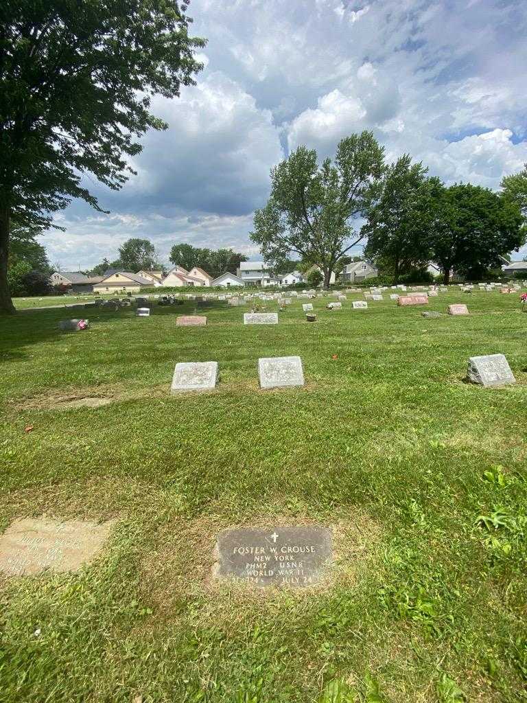 Foster W. Crouse's grave. Photo 1