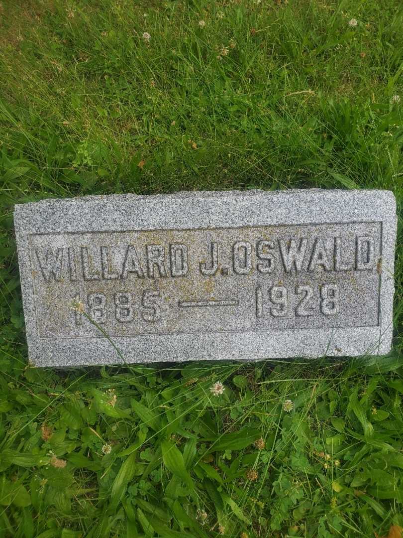 Willard J. Oswald's grave. Photo 3