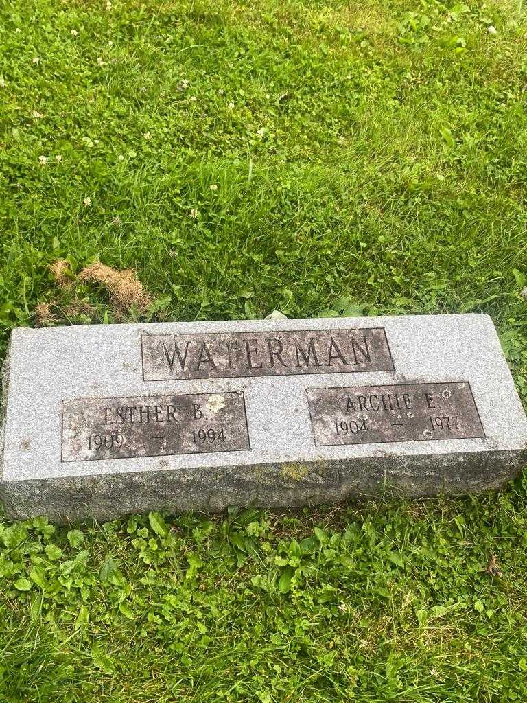 Esther B. Waterman's grave. Photo 3