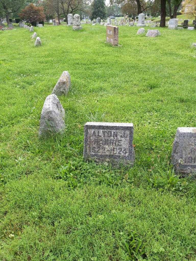 Alton J. Rannie's grave. Photo 1