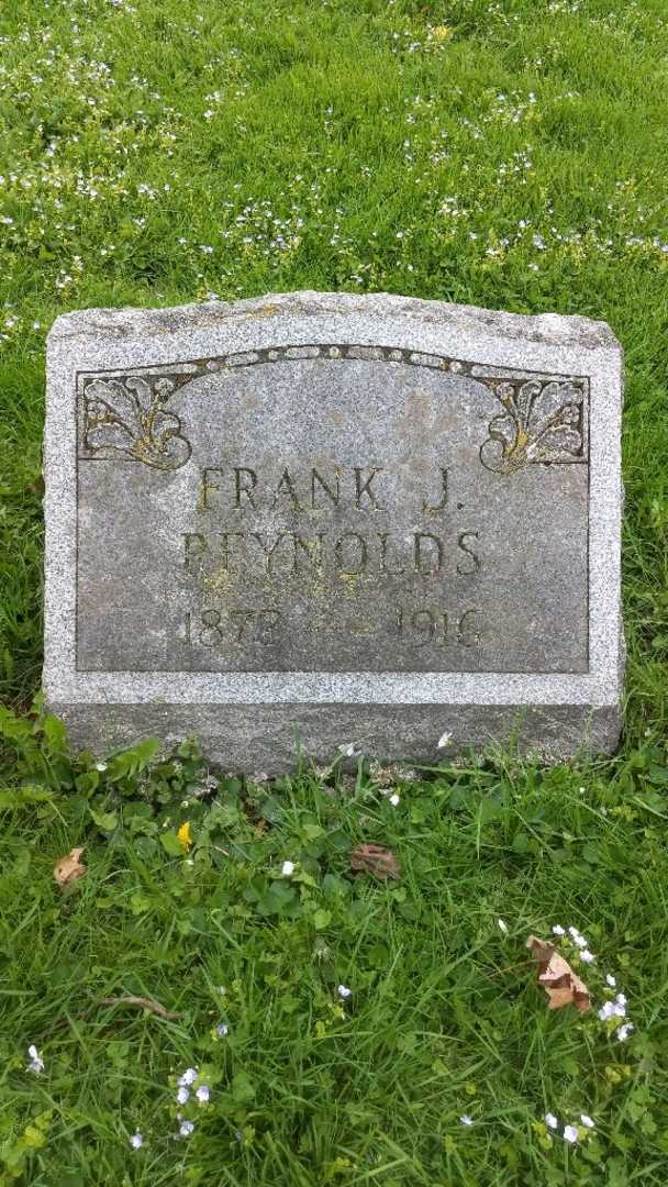Frank James Reynolds's grave. Photo 3