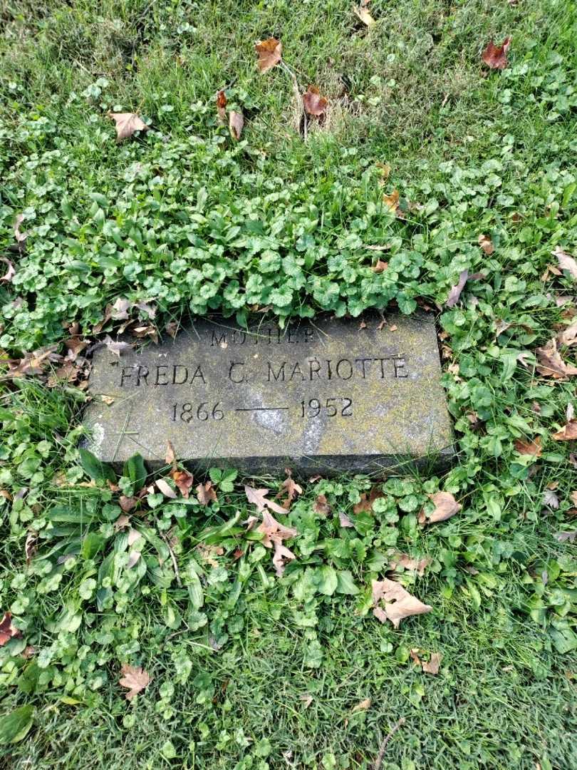 Freda C. Mariotte's grave. Photo 2