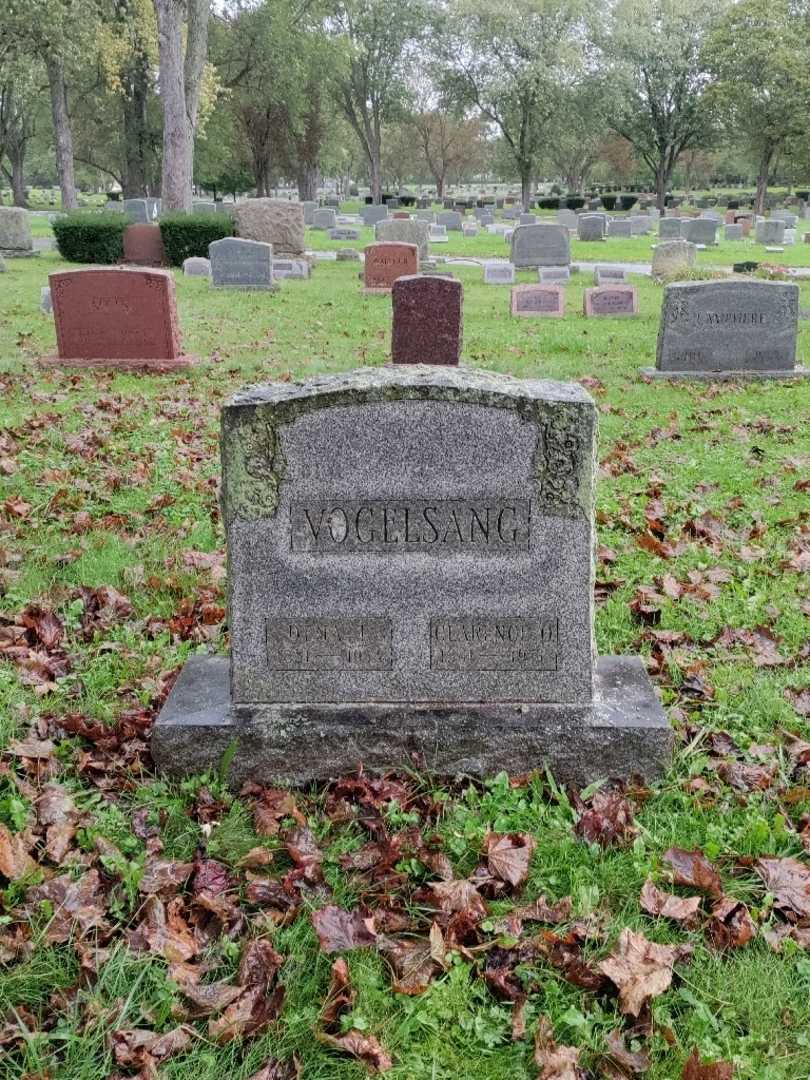 Clarence O. Vogelsang's grave. Photo 2