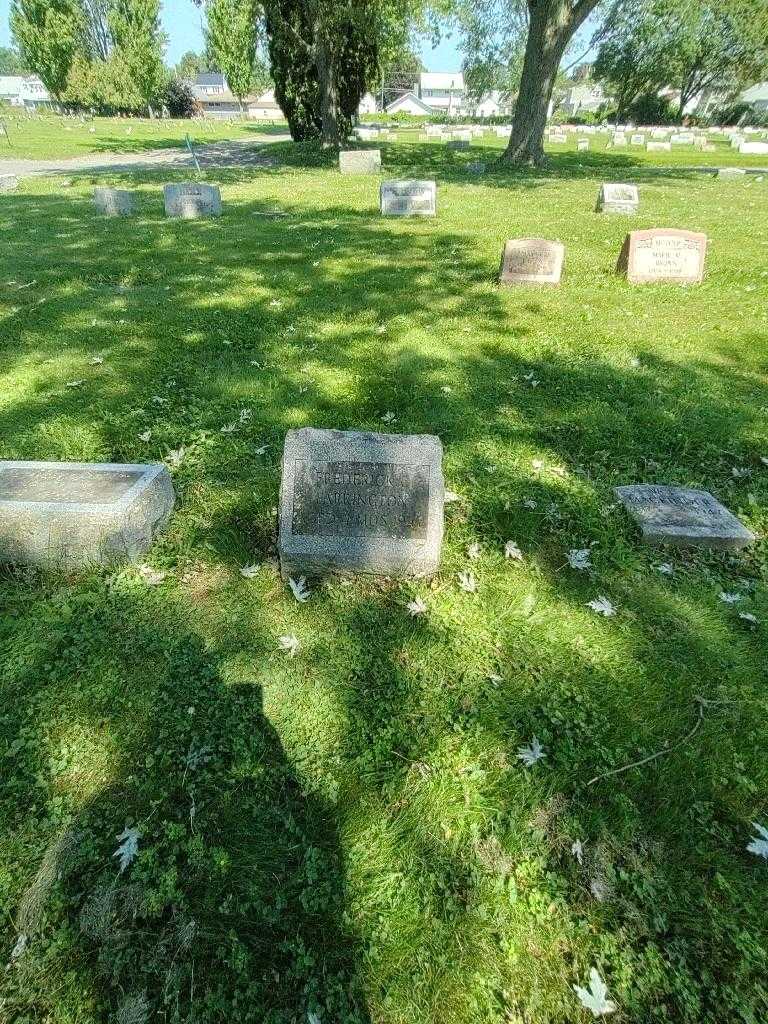 Frederick C. Farrington's grave. Photo 1