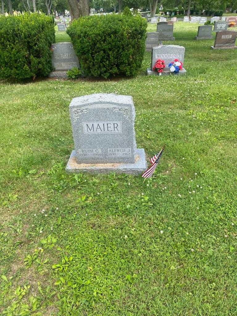 Alfred J. Maier's grave. Photo 2