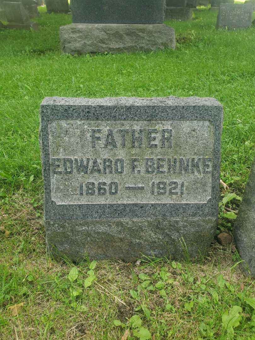 Edward F. Behnke's grave. Photo 1