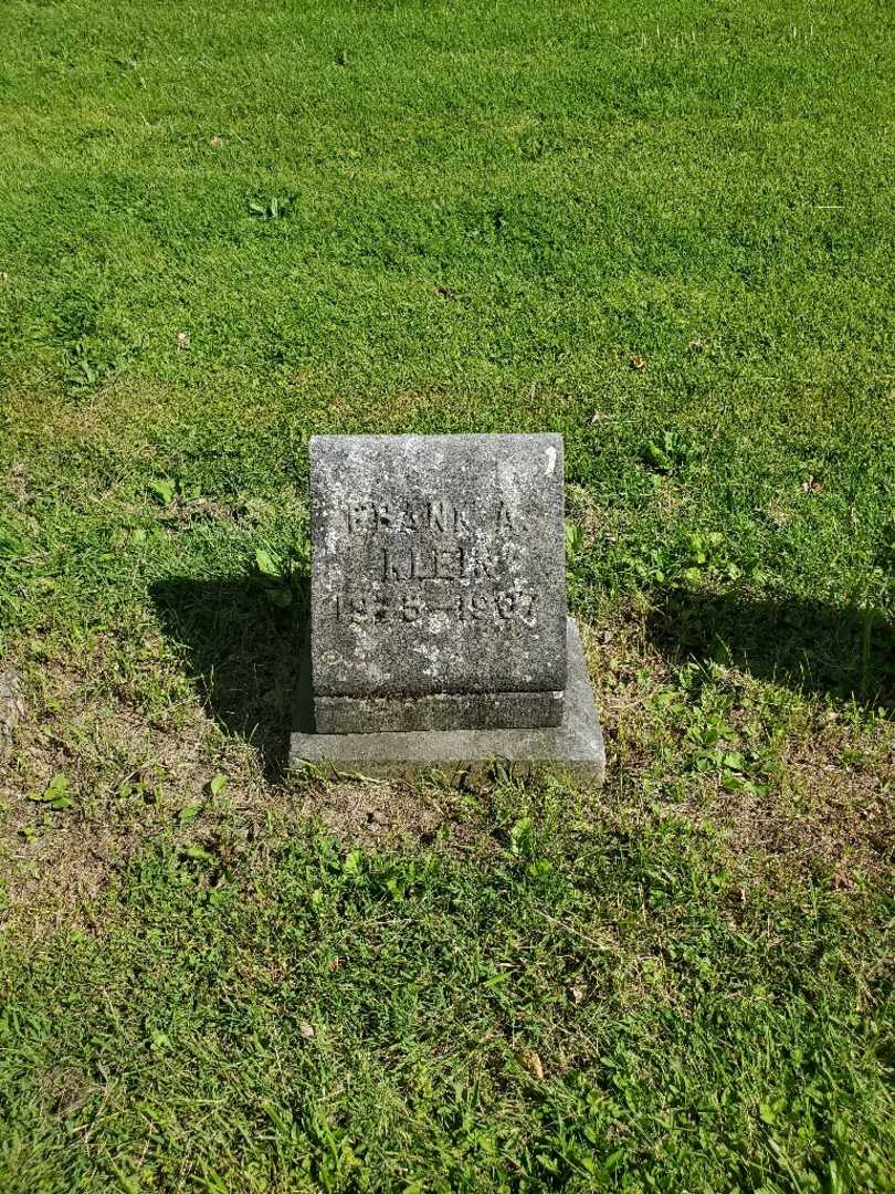 Frank A. Klein's grave. Photo 3