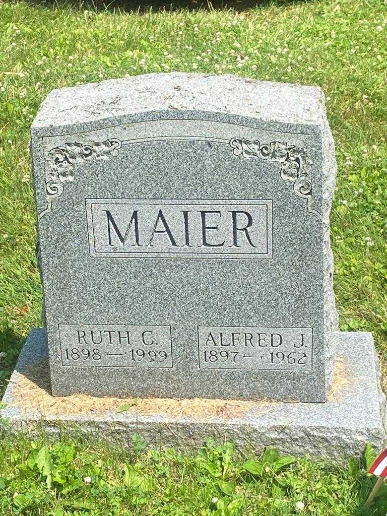 Alfred J. Maier's grave. Photo 3