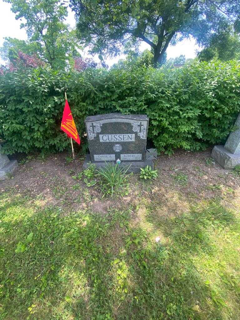 Robert J, Cussen's grave. Photo 1