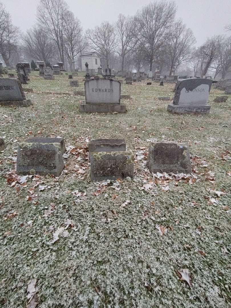 Estelle Weis Rosenthal Kushner's grave. Photo 1