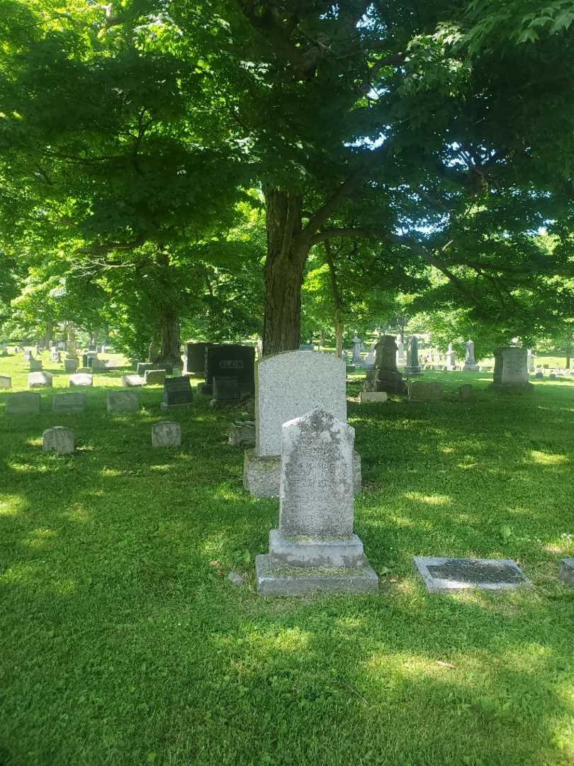 Edwin P. Fischer's grave. Photo 2