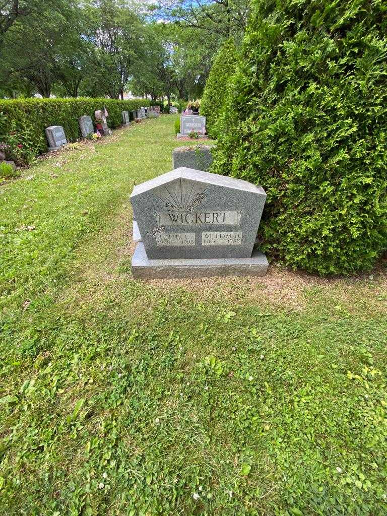 Lottie L. Wickert's grave. Photo 1