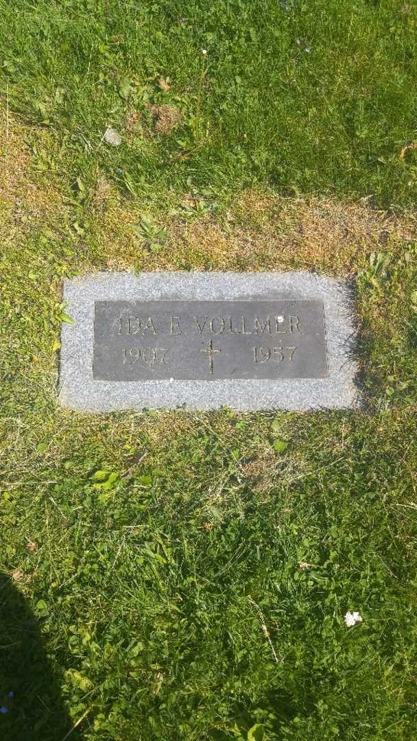 Ida E. Vollmer's grave. Photo 2